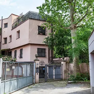  Appartamento Duplex Luminoso In Zona Residenziale Italia